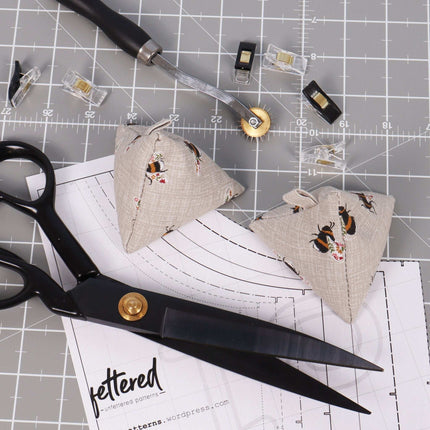 Hobby Gift | Fabric Weights | Bird Aviary - MRFW.DB - ba
