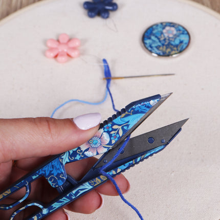 Hobby Gift | Thread Snips | William Morris Woodblock Floral