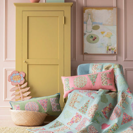 Tilda Wallflower | Peace & Love Quilt Kit | Red / Green PRE ORDER JUNE - 